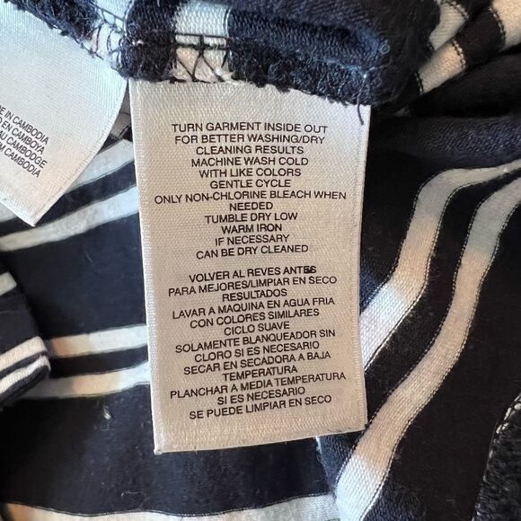 3 for $30! Jones New York navy and white tank top - Picture 5 of 11